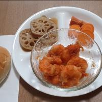 昨夜のおうちエビチリの残りで、お一人様の晩御飯🌃🍴
おうちエビチリ
にんじん
レンコンのきんぴら
ロールパン
